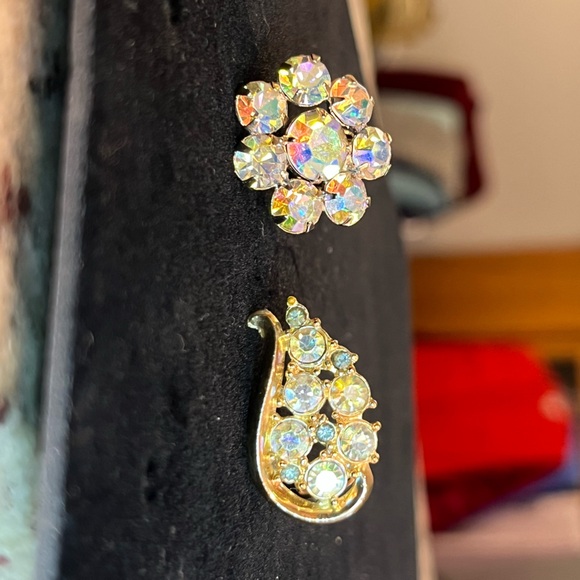 Vintage Mismatched ClipOn Earrings with Aurora Borealis Rhinestone Retro Sparkle - Picture 14 of 17